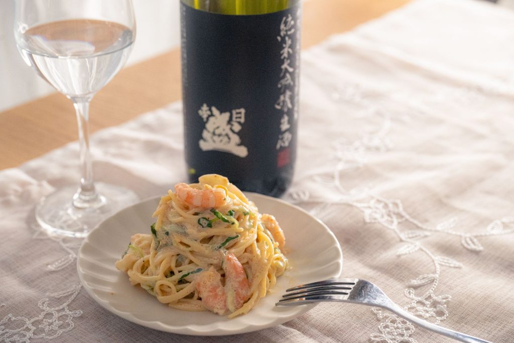 日本盛「純米大吟醸生酒」とパスタサラダ