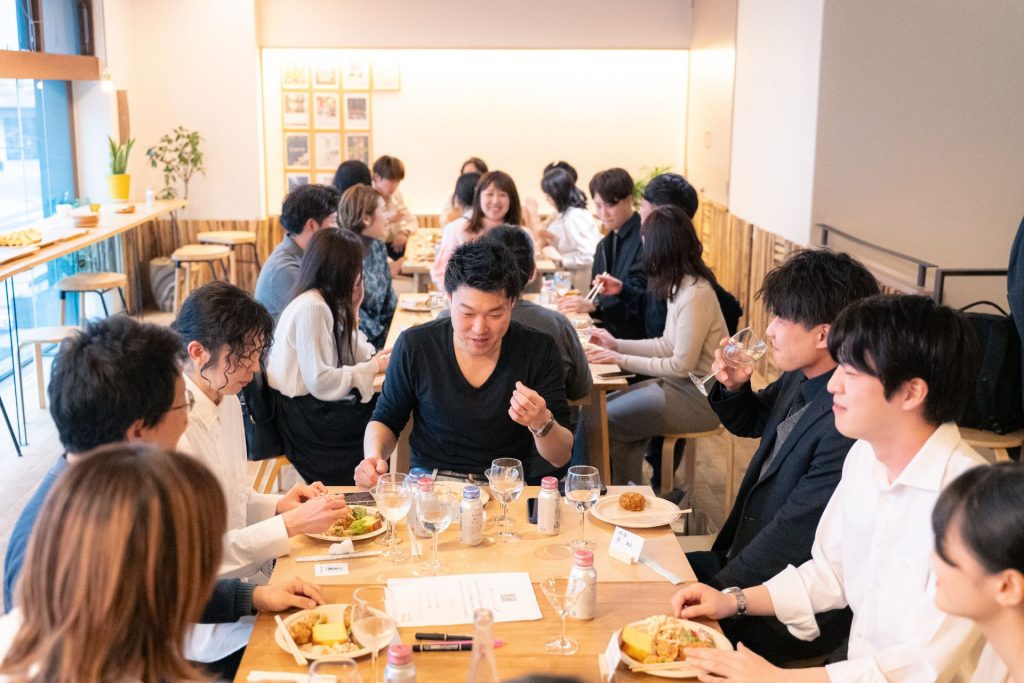日本盛・はなや香イベントのディスカッションシーン