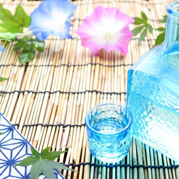 キンキンに冷えたお酒が恋しい季節に！日本酒の冷やし方と、「冷や」と「冷酒」の違いを分かりやすく解説